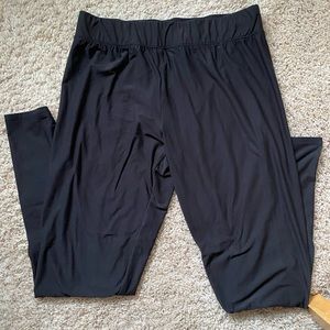 Hi-rise black leggings